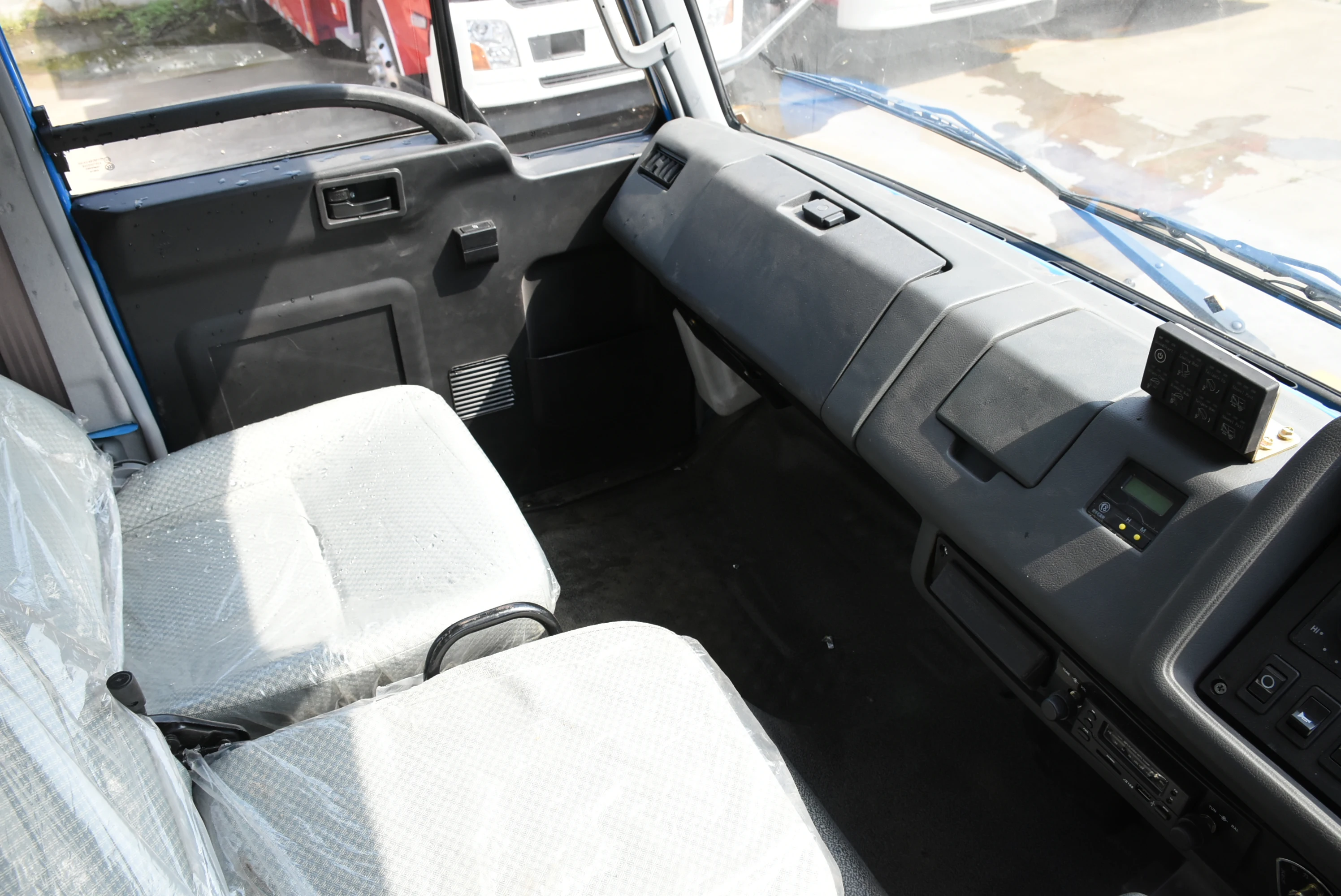 Dongfeng 4x2 10-12cubic Meters municipal machinery trash compactor garbage