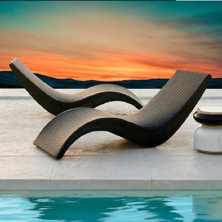 cheap outdoor patio chaise lounge chair wicker sun bed for hotel Deck Beach Yard Swimming Pool with cushion chaise loungers