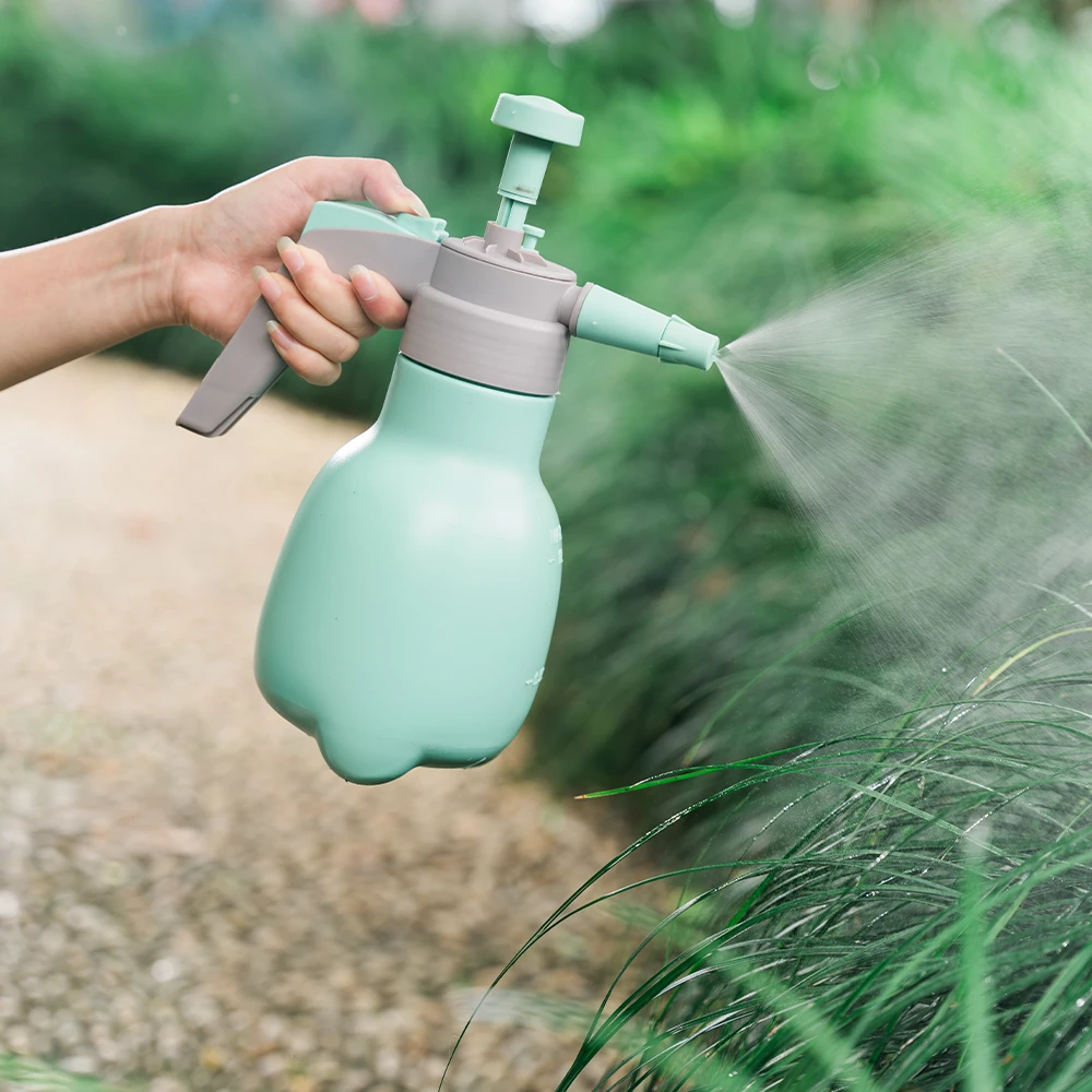 High-Pressure Pump Garden Mini Hand Watering Plants Sprinkling Pressure Plastic Spray Can Easily monitor the water