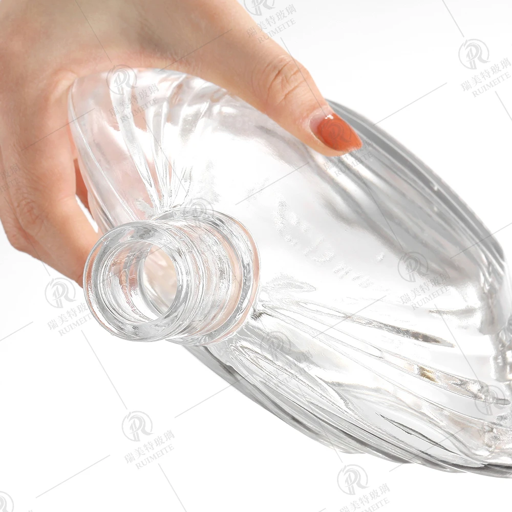 hot chinese products of 500ml 750ml transparent empty XO glass bottles brandy bottles