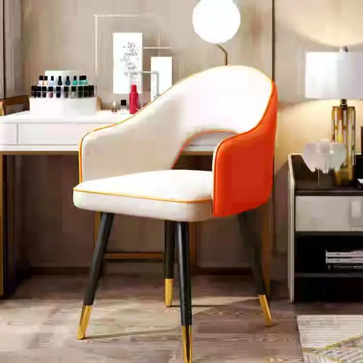 Dining chairs are luxurious, post-modern Nordic solid wood chairs, American family dining tables, stools and soft leather bags