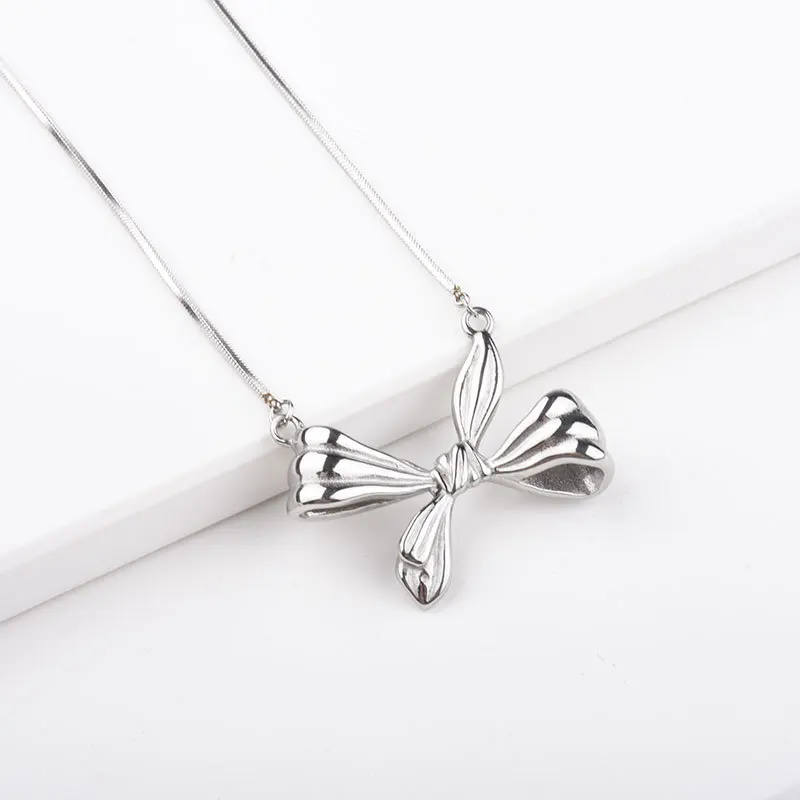 Creative Temperament Bow Choker Necklace Fashion Trendy Titanium Steel Necklace For Women