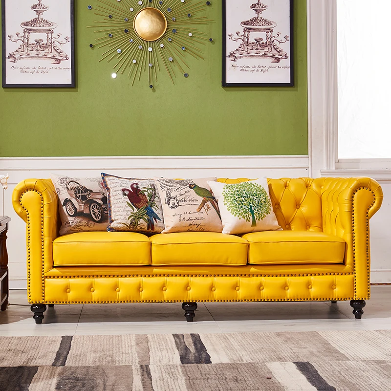  Желтый классический диван chesterfield и