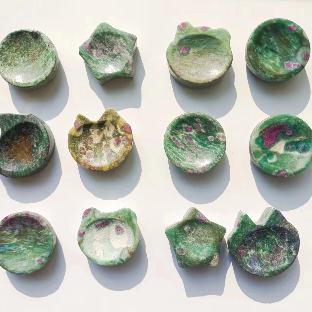 Most popular in 2023 natural crystal ruby fuchsite crystal bowl hand-carved polished gem crafts home demagnetizing ashtray