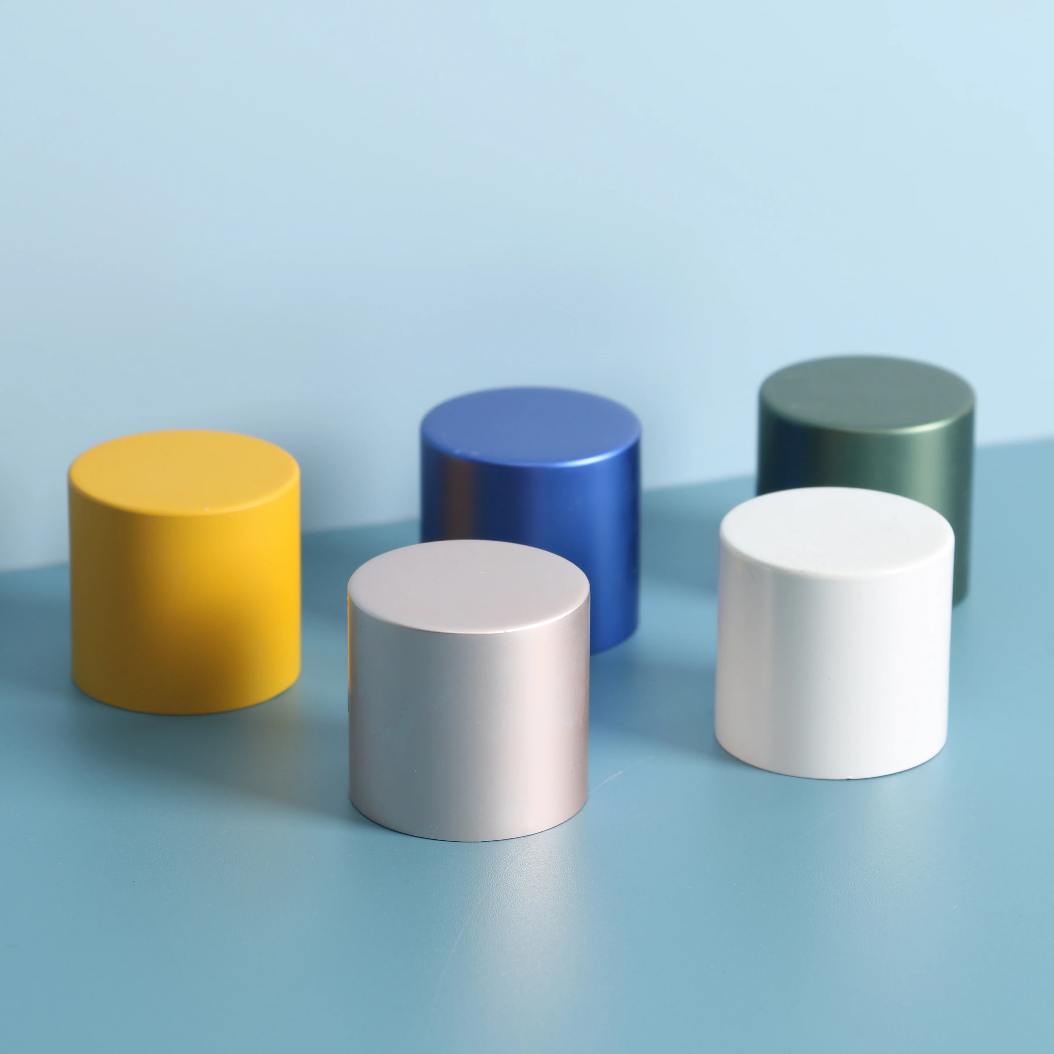 biodegradable pink engraved perfume bottle crock stopper head cap ellipse with global logo bottom cone threaded manufacturer