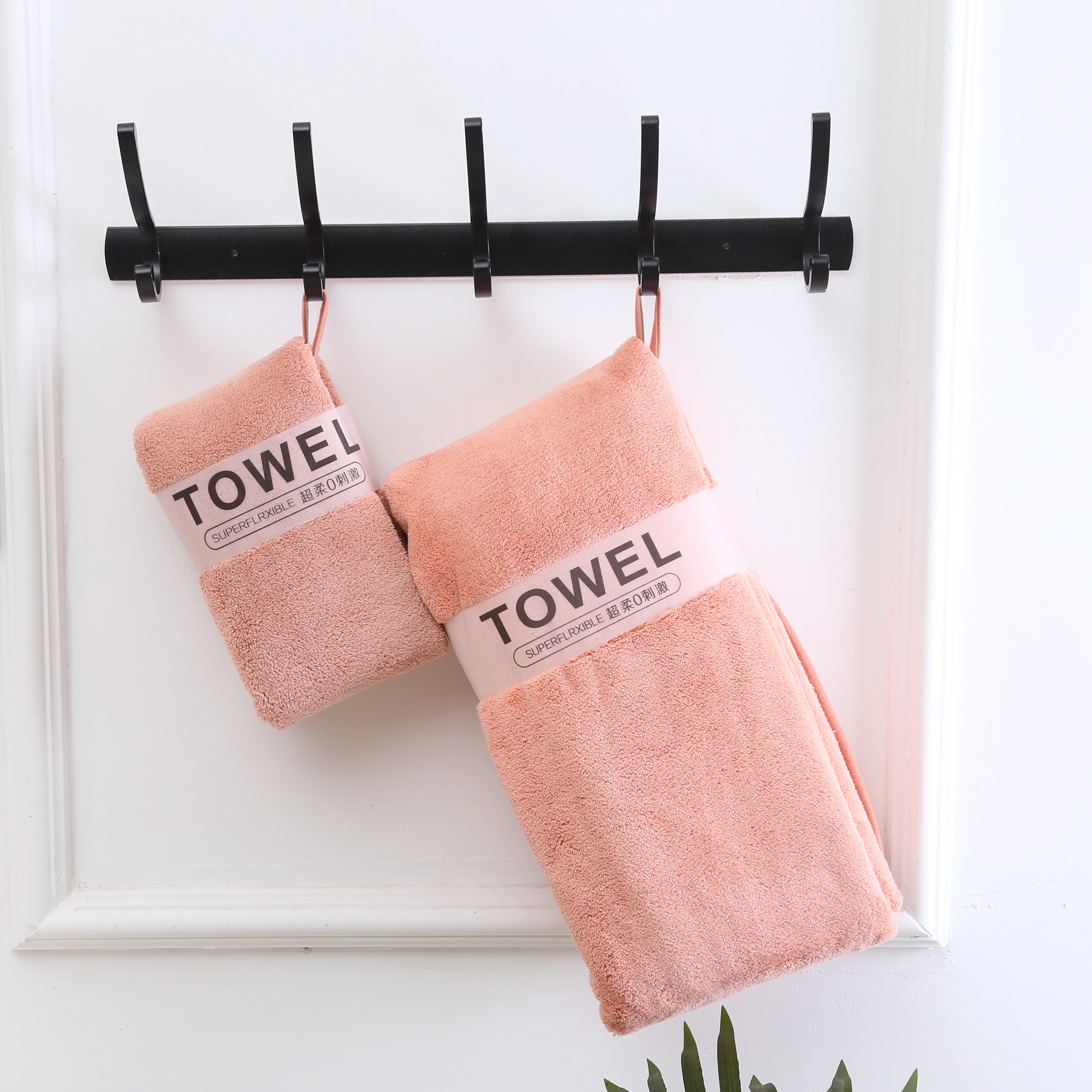 Chinese high quality 70*140cm 550gsm home towel set custom logo beach towel absorbent coral fleece microfiber bath towel