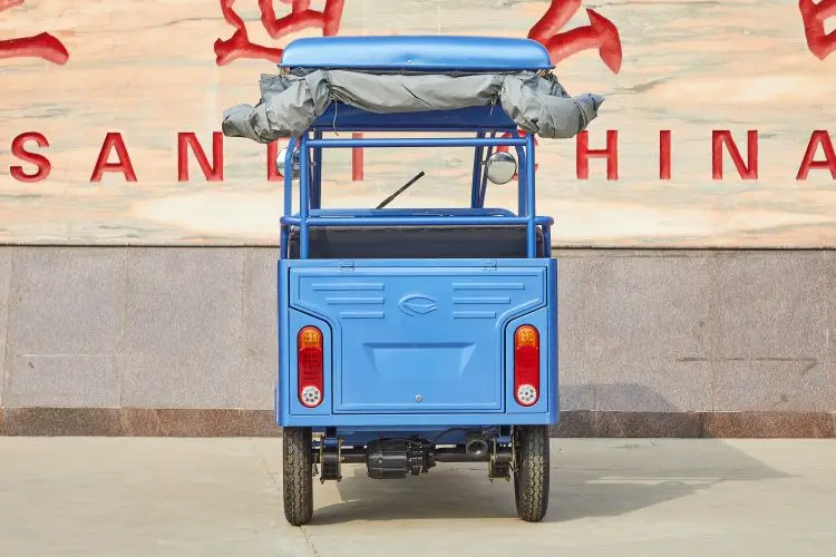 SD-010 Semi-Closed cabin mobility tricycle with steel roof adults used 3 wheel electric passenger tricycle