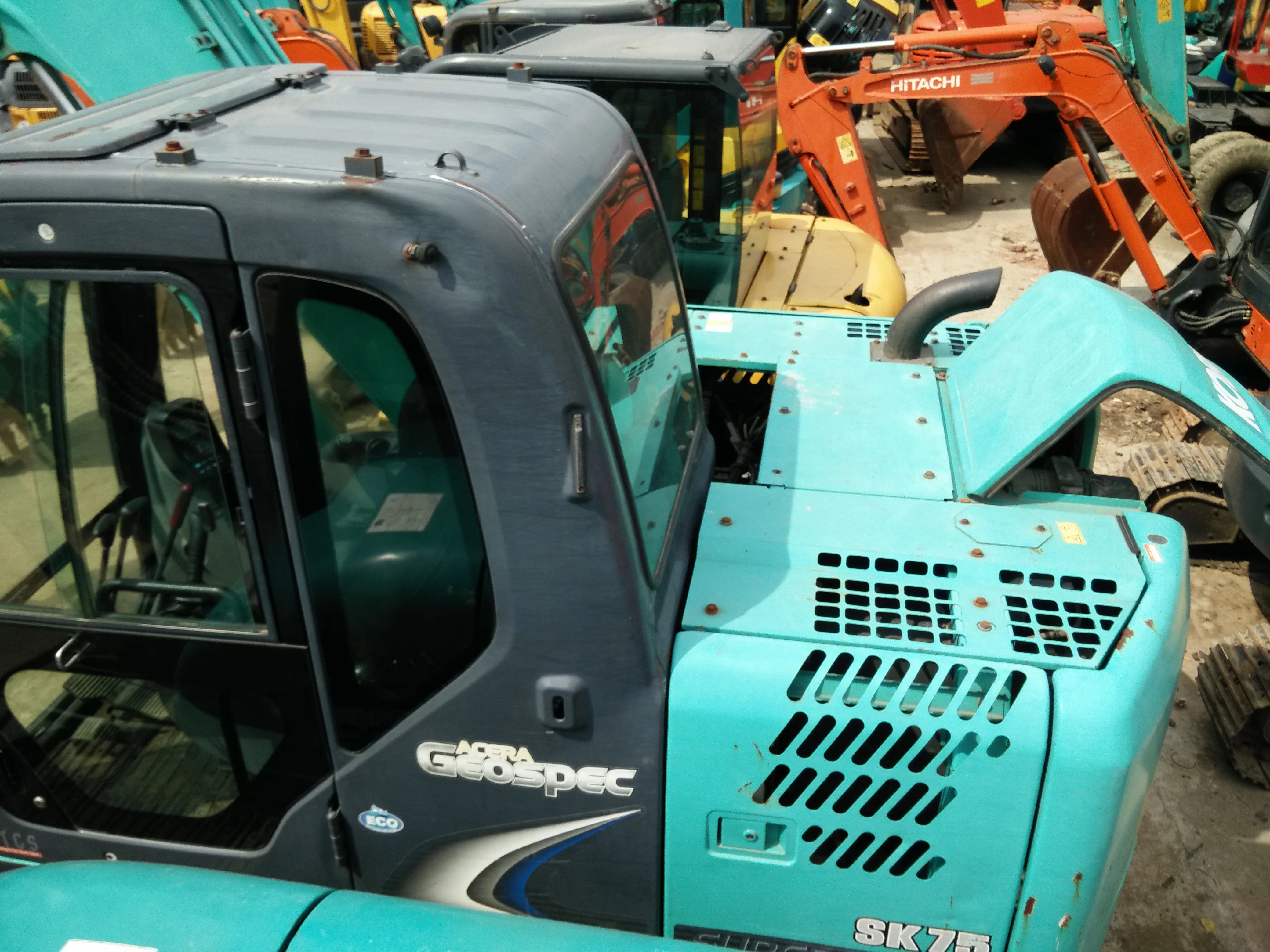 Small Used Kob Elco SK75-3 SK75 SK200-3 SK135 SK200-8 SK60 Excavators For Construction