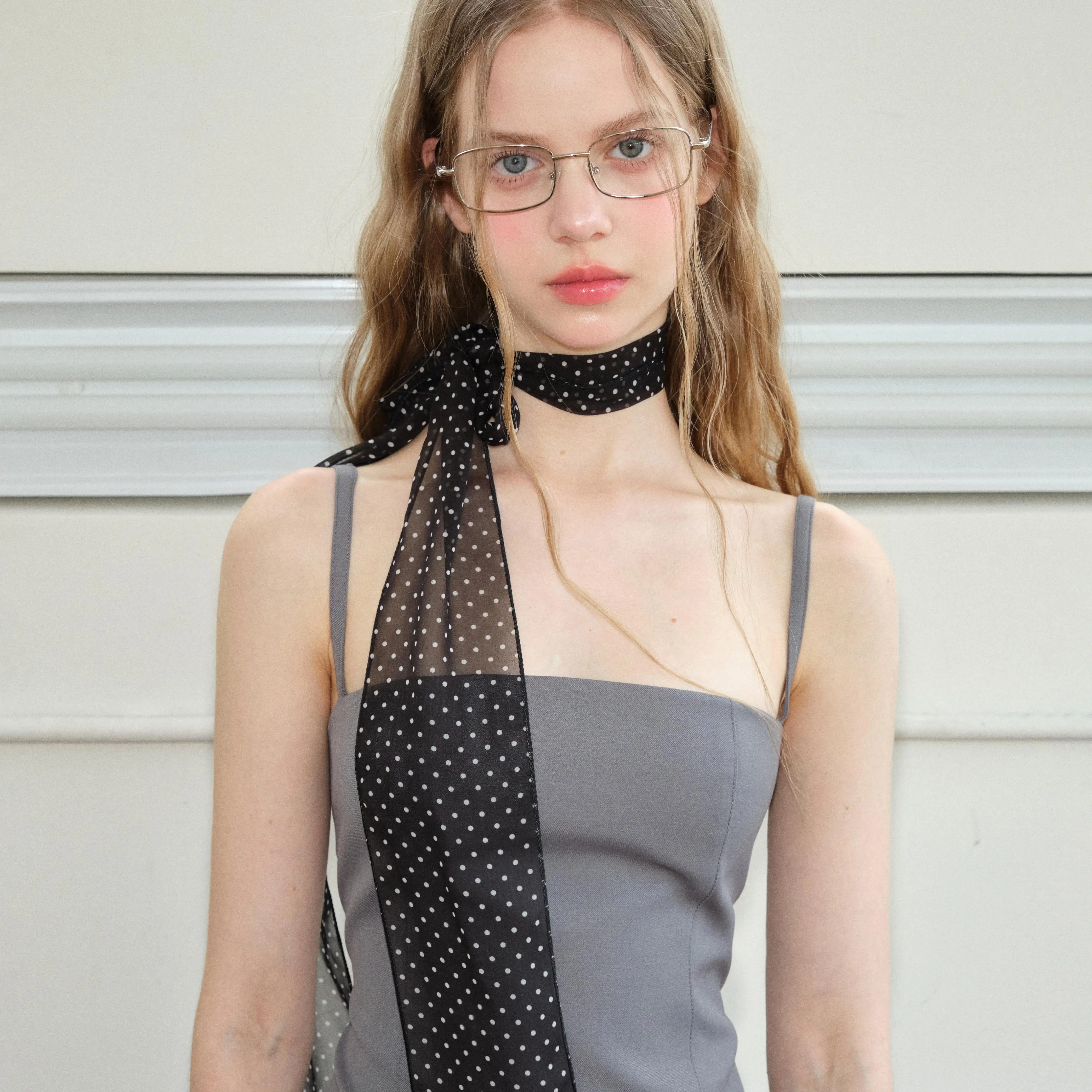 Оптовая продажа летний квадратный длинный шелковый шарф для взрослых черный белый узор в горошек украшения шеи