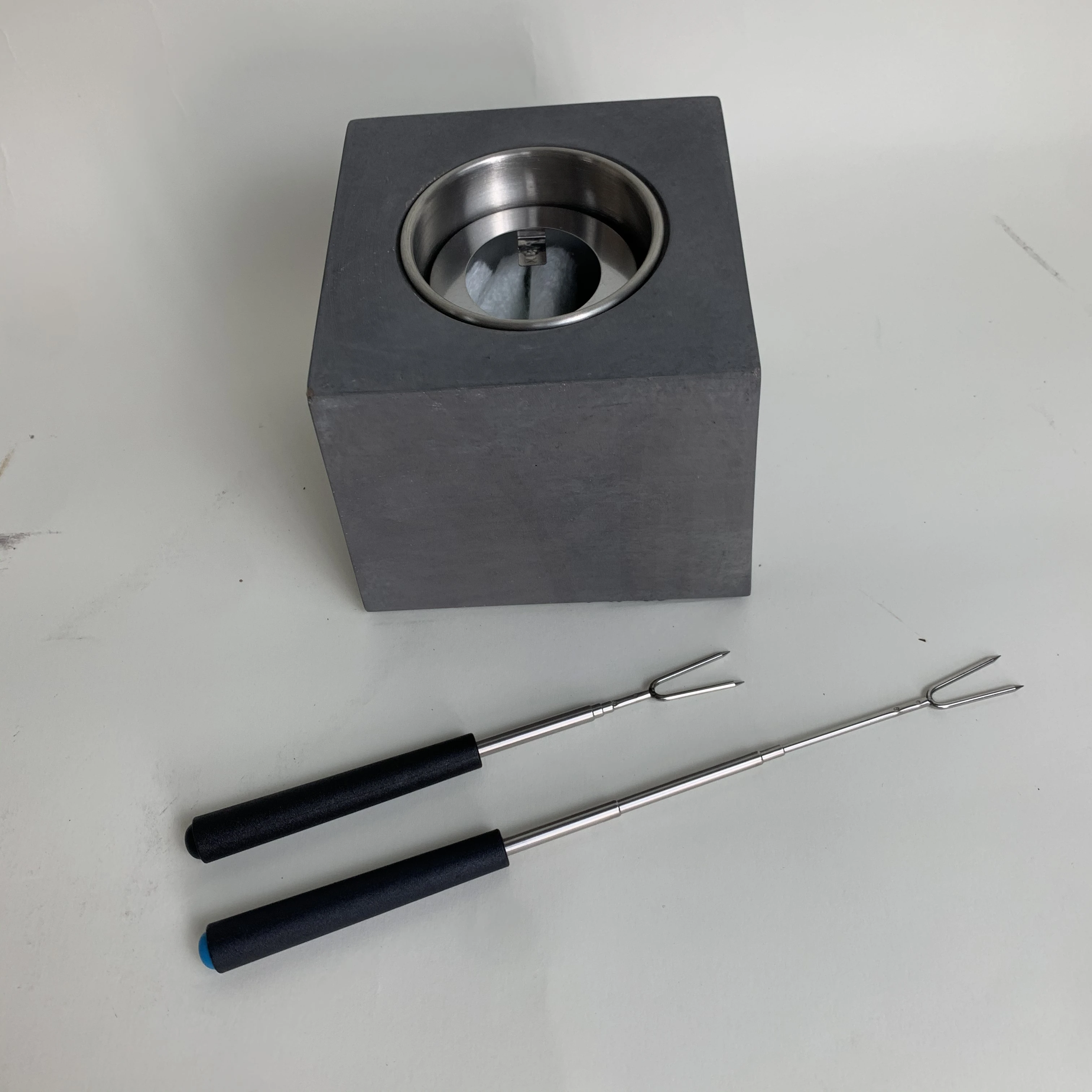 New Style High Structure Concrete Quadrate Tabletop Fire Pit Clean Burning Real Flame Fireplace Tabletop Fireplace