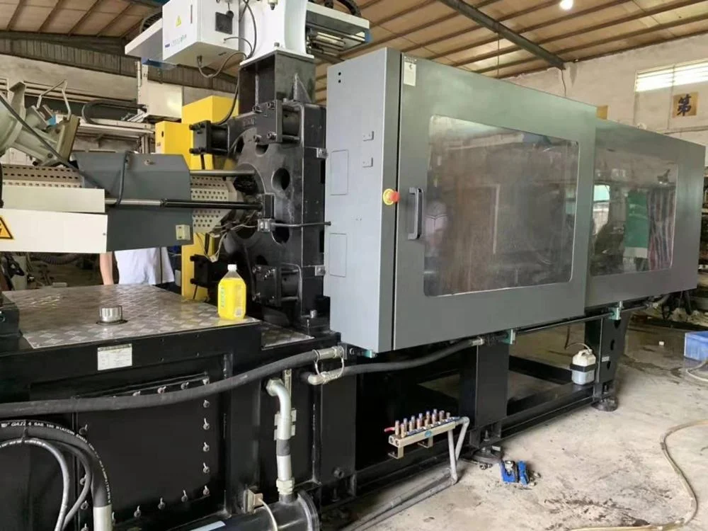 Used BORCH  260ton BS260-III  plastic injection moulding machine