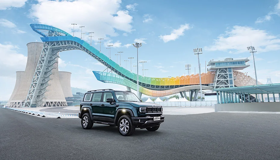 China Beijing Bj40 New Gas Petrol Suv with High Quality New Beijing Bj40 Large SUV Fuel Petrol Car Automatic