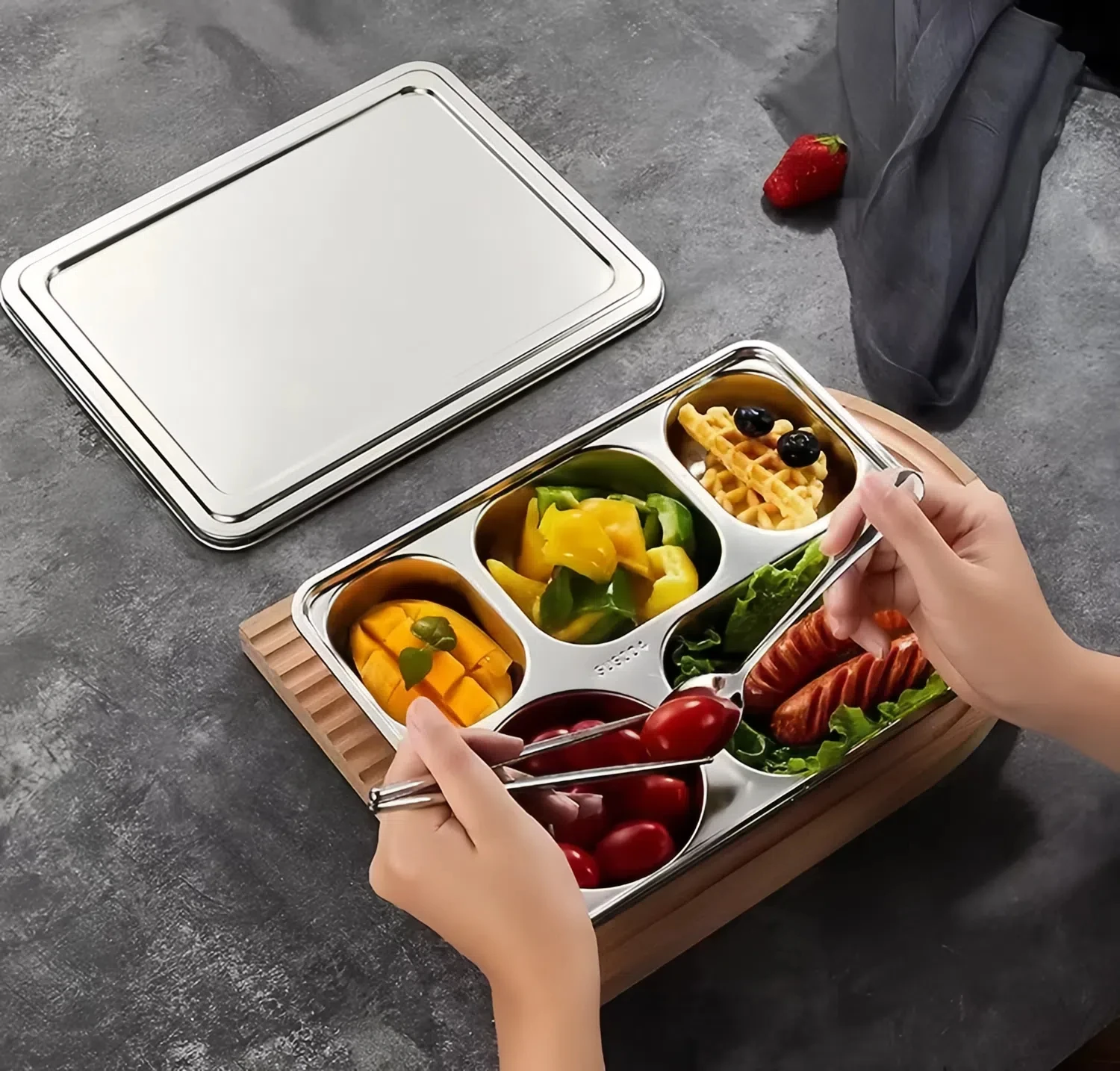 Custom  Cheap Wholesale Fancy Stainless Steel Teller Dinner Plates Set Plates And Bowls For Restaurant