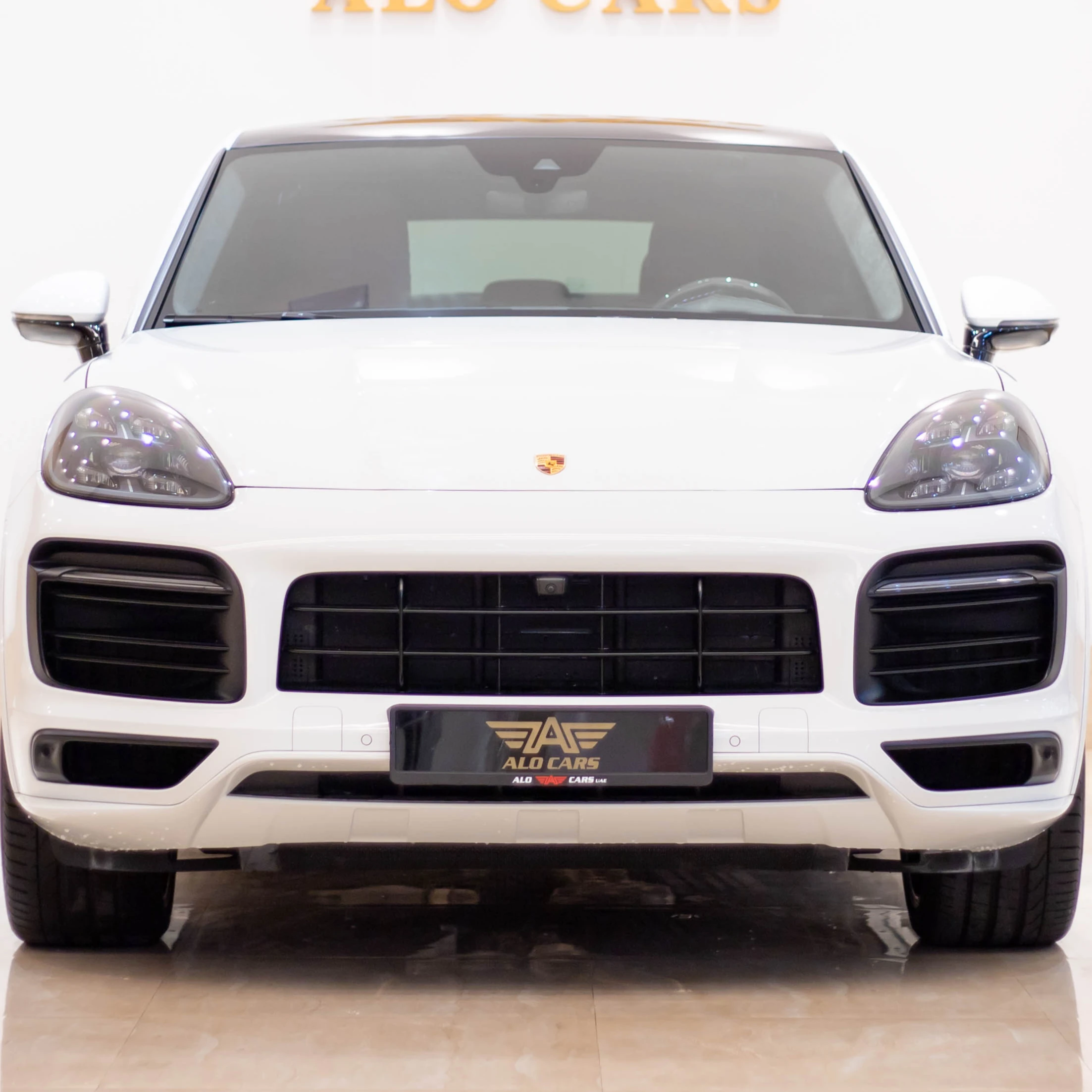 Уникальные особенности и обновления подержанных Порше CAYENNE GTS 2022 модельного года с гарантией спецификации GCC автомобили готовы к работе