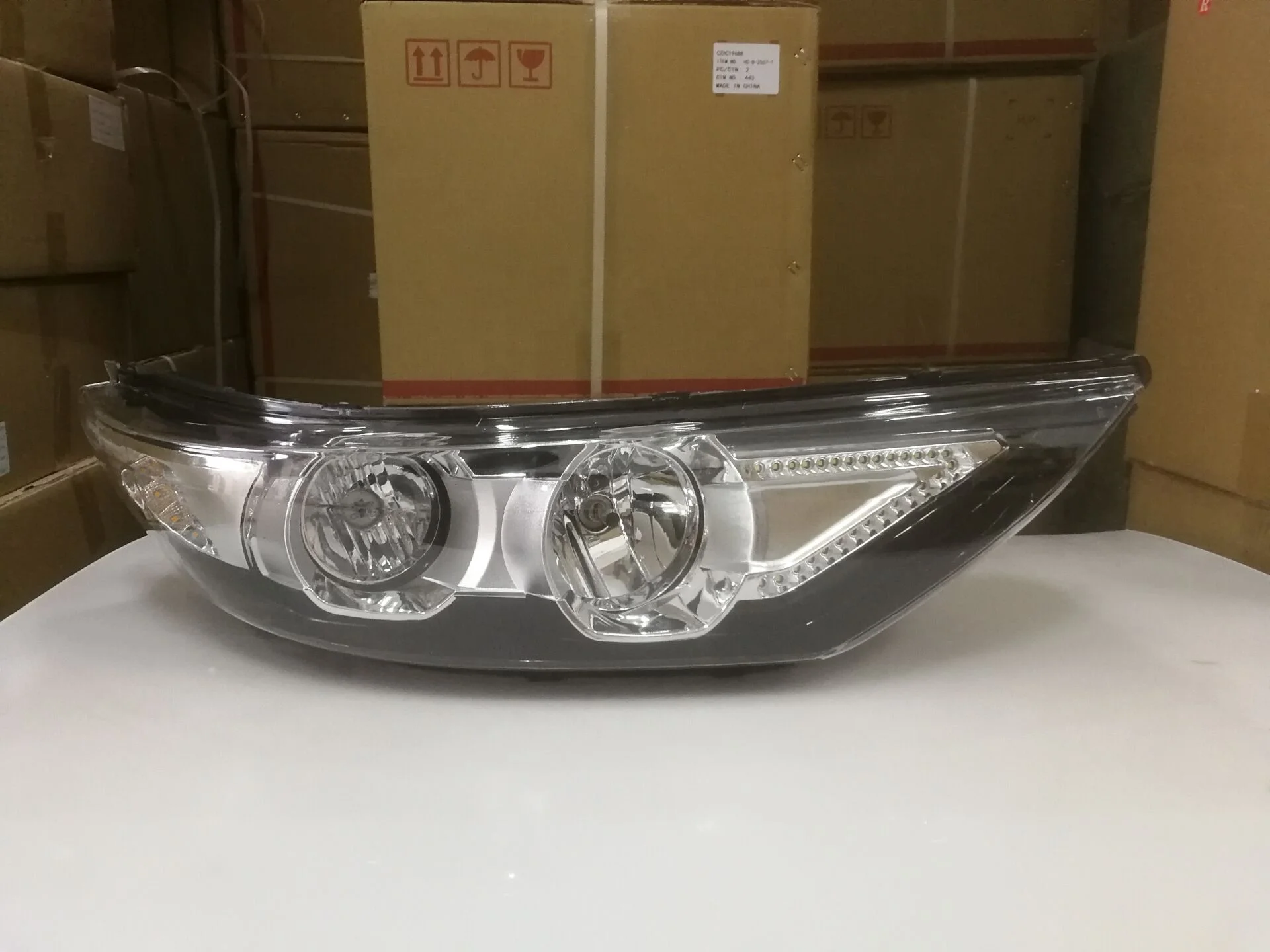 New Marcopolo G7 auto lighting system bus headlight bus head lamp city bus 12v 24V  HC-B-1503-3