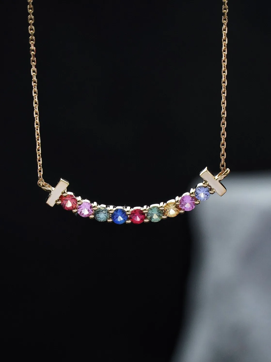Brilliant Color Natural Muti-color Rainbow Sapphire 18k Genuine Gold Smile Necklace