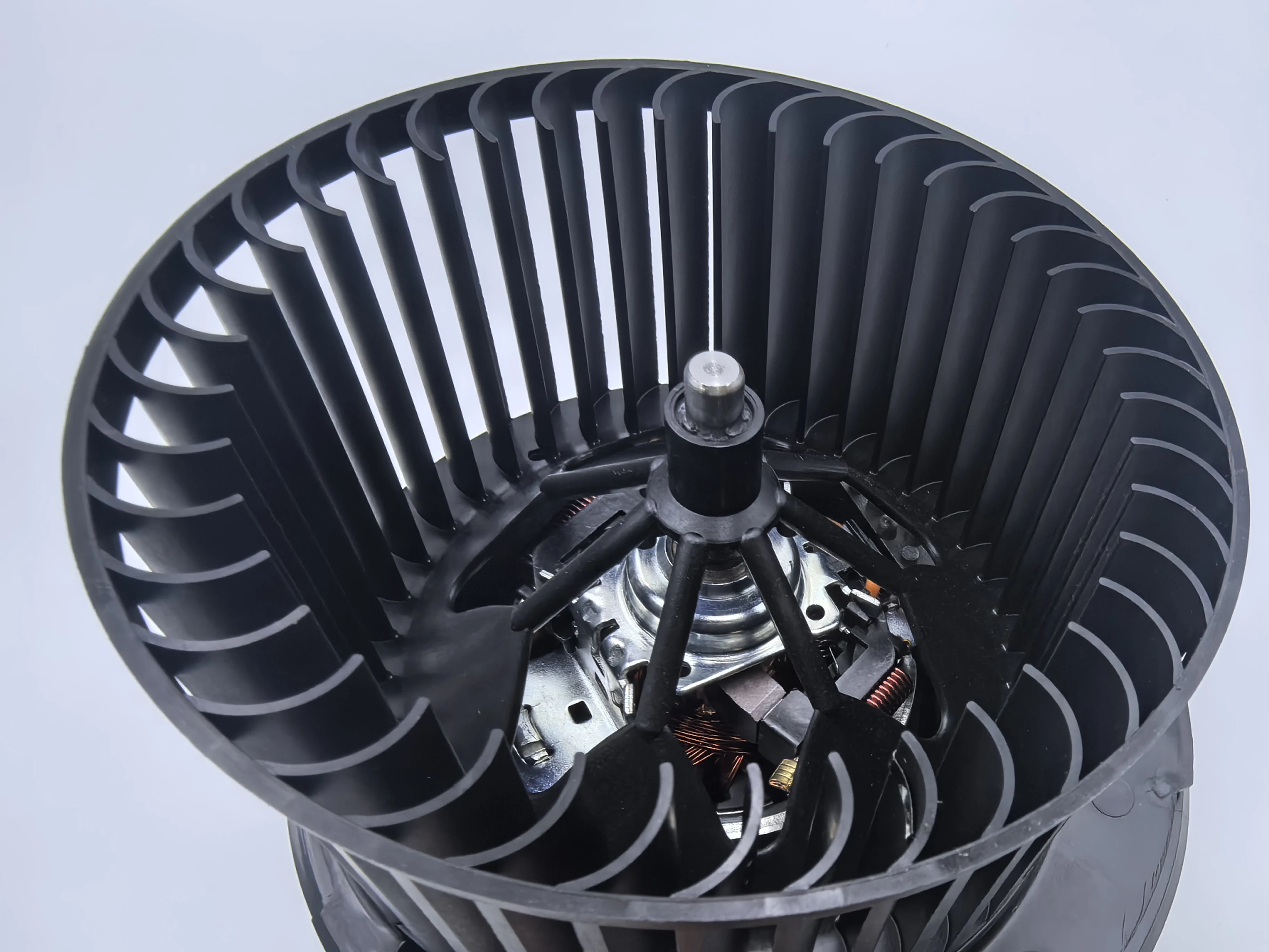 Factory Direct Price auto parts radiator fan 1KD 820 015 A radiator cooling fan for VW