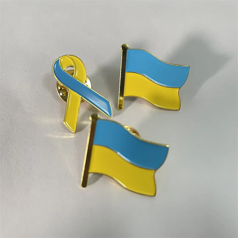 Custom metal country flags brooch pin ukrainian ribbon lapel pin Russia Ukraine flag badge