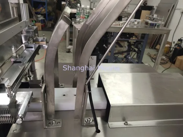 Tea Box Cellophane Overwrapping Packaging Machine Tissue Poker Play Card 3D Film Packing Machinery Perfume Snack Box Packer