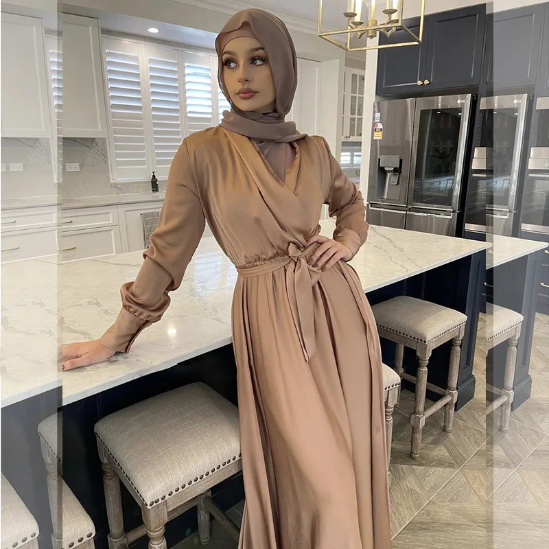 Wholesale 2024  Turkish Dubai Abaya Muslim Dress Women Luxury Abaya Islamic Clothing Modest Evening Dress Satin Abaya