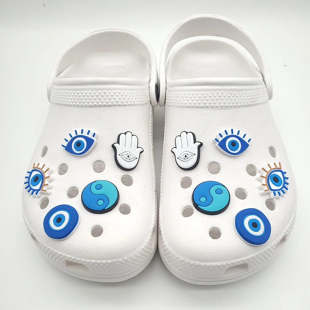 2022 Wholesale cheap Hot Selling Cartoon Bad Buy glow-in-the-dark bad rabbit hole clogs With Big Discount