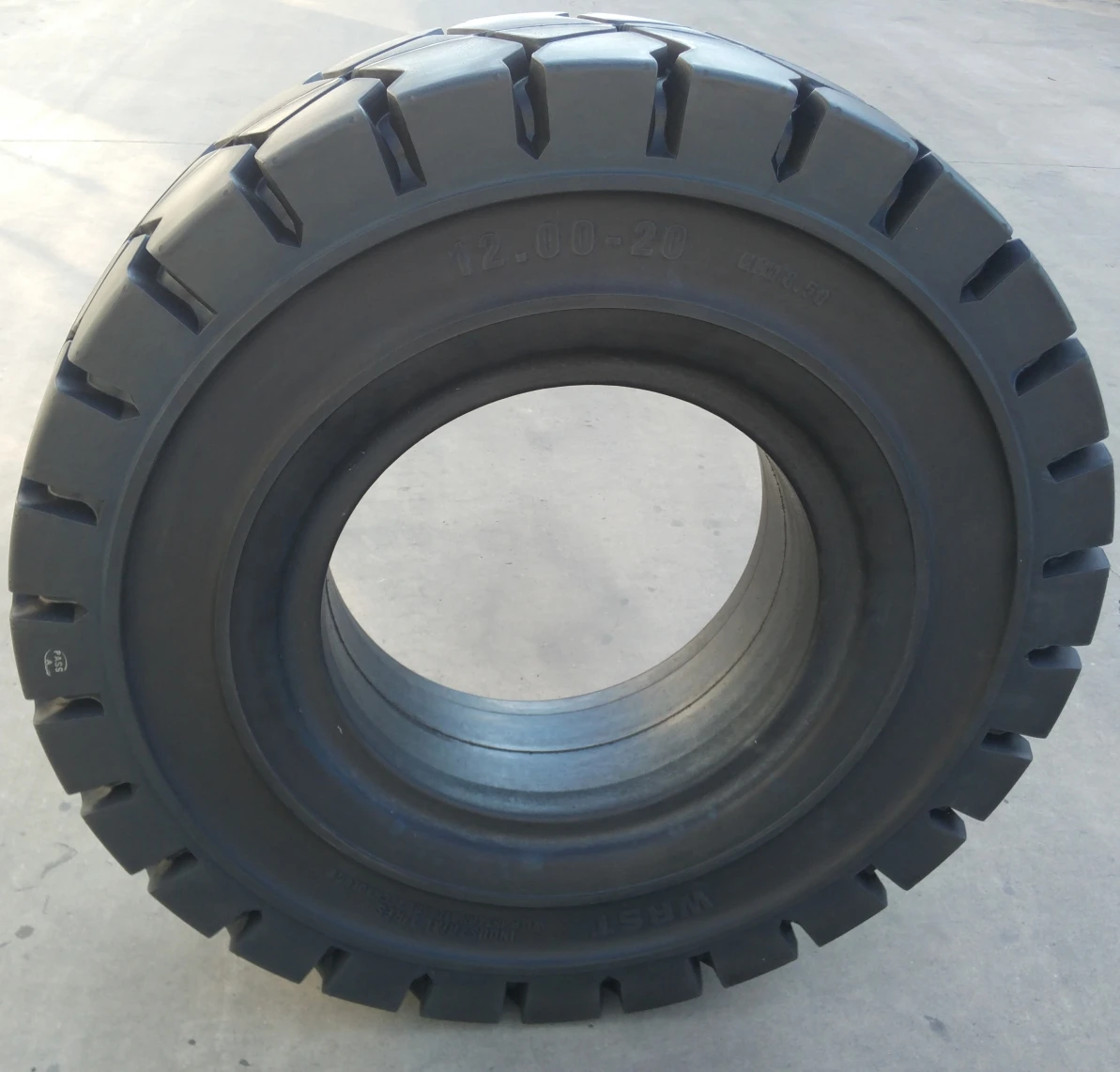Good quality truck trailer tires low price 10.00R20 11.00R20 12.00R20 tire for sale