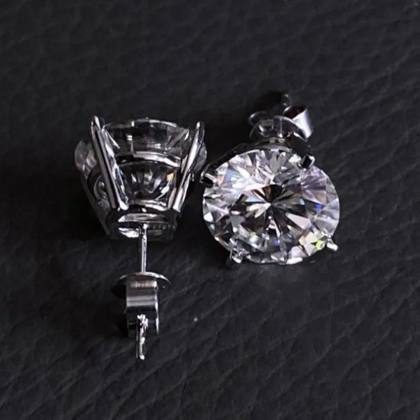 Оптовая продажа белые серьги-гвоздики GRA Moissanite Позолоченные 925 из стерлингового серебра роскошные в форме сердца