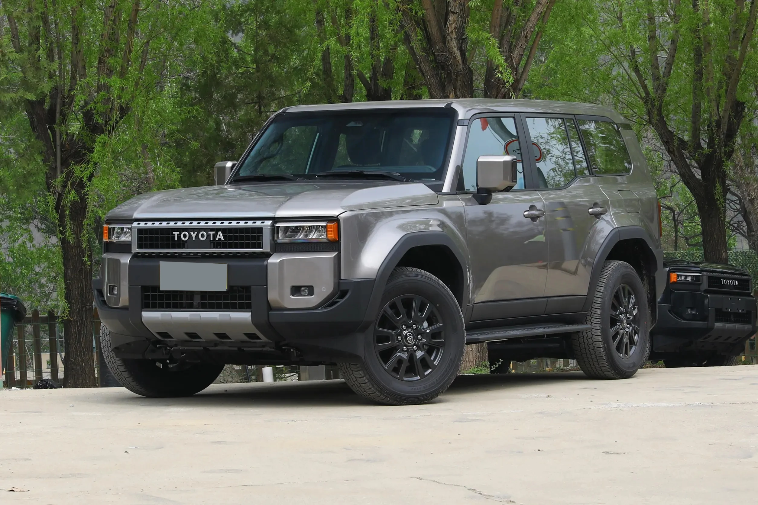 2024 Новый Toyota P LC300 внедорожник большой дизельный автоматический AWD кожаные сиденья R18 шина панорамный люк на крыше левое рулевое управление сделано в Китае