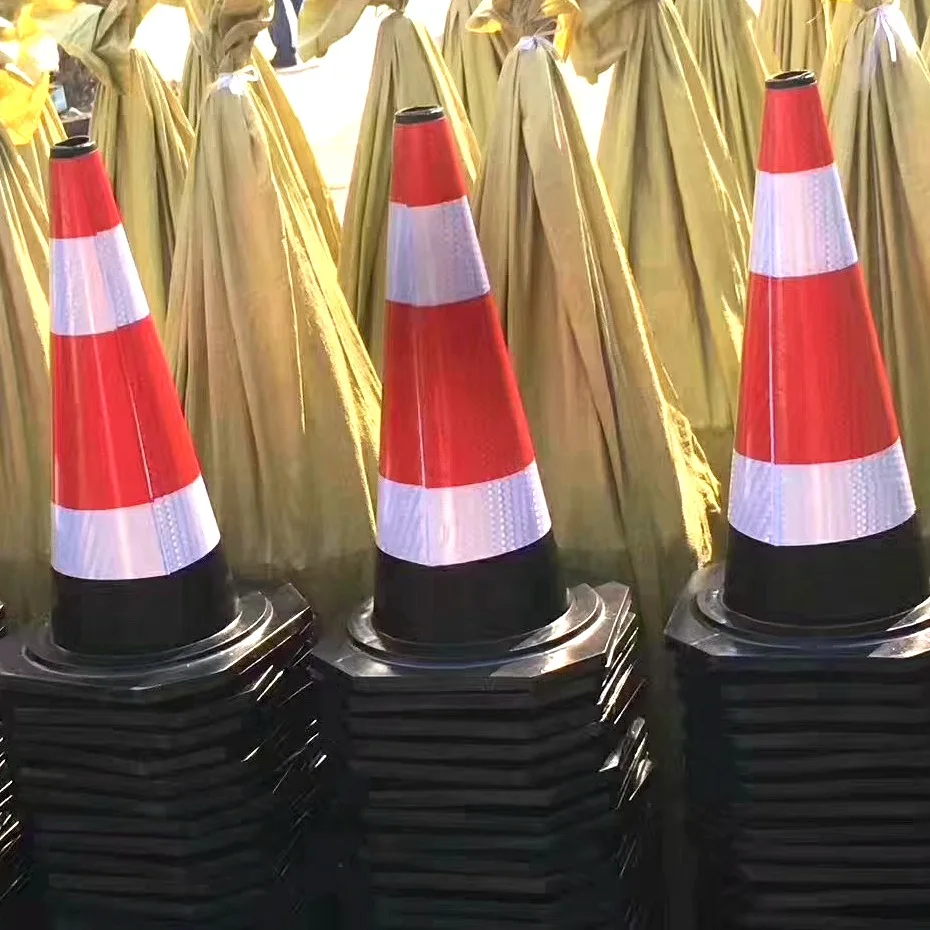 new design rubber traffic cone 9 sizes weight with different price reflect light traffic safety cones road construction warning