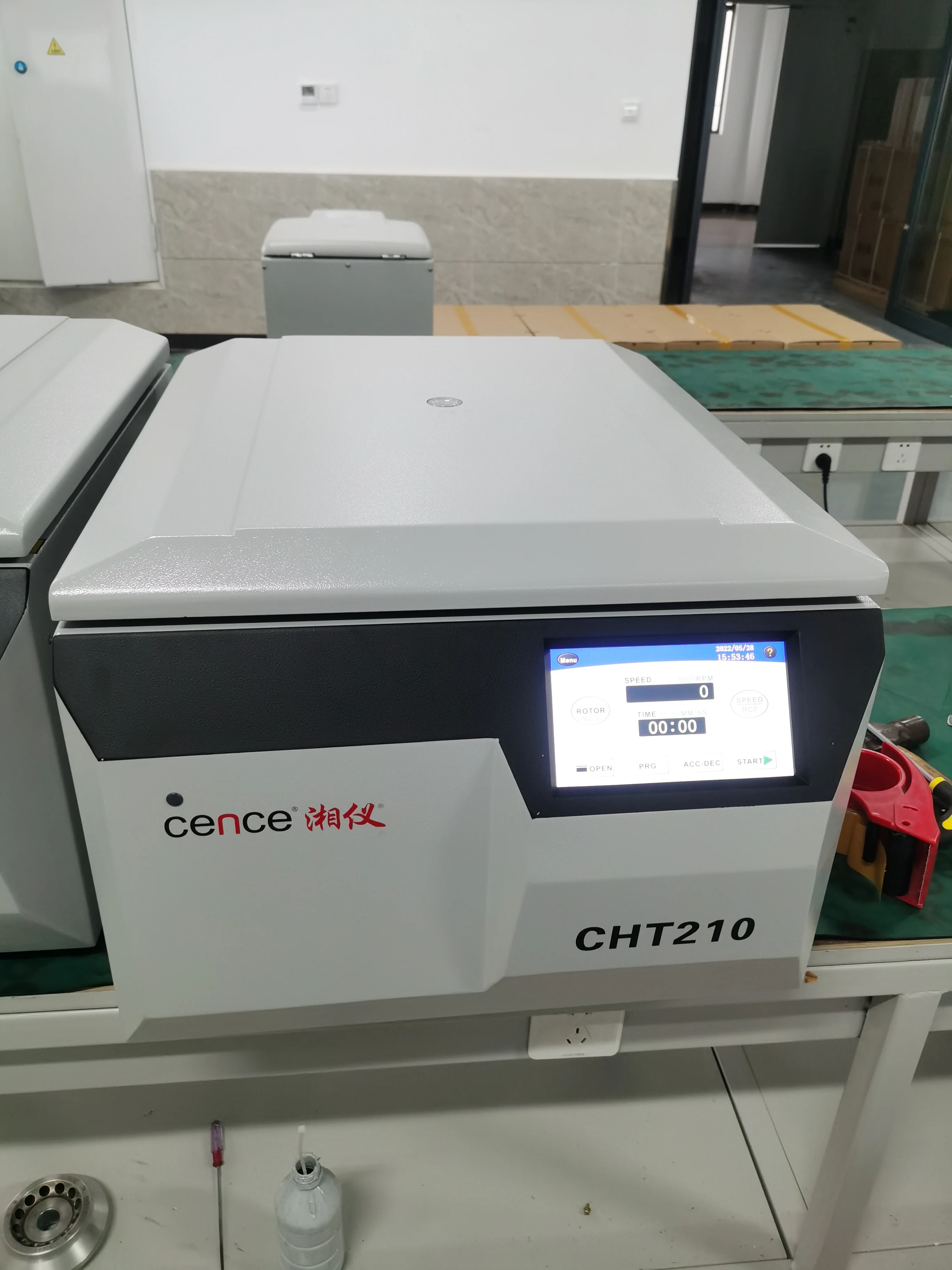 High speed centrifuge CHT210 with 4x750ml swing rotor separating 36 50ml conical tubes 88 15ml conical tubes168 7ml vacutainers