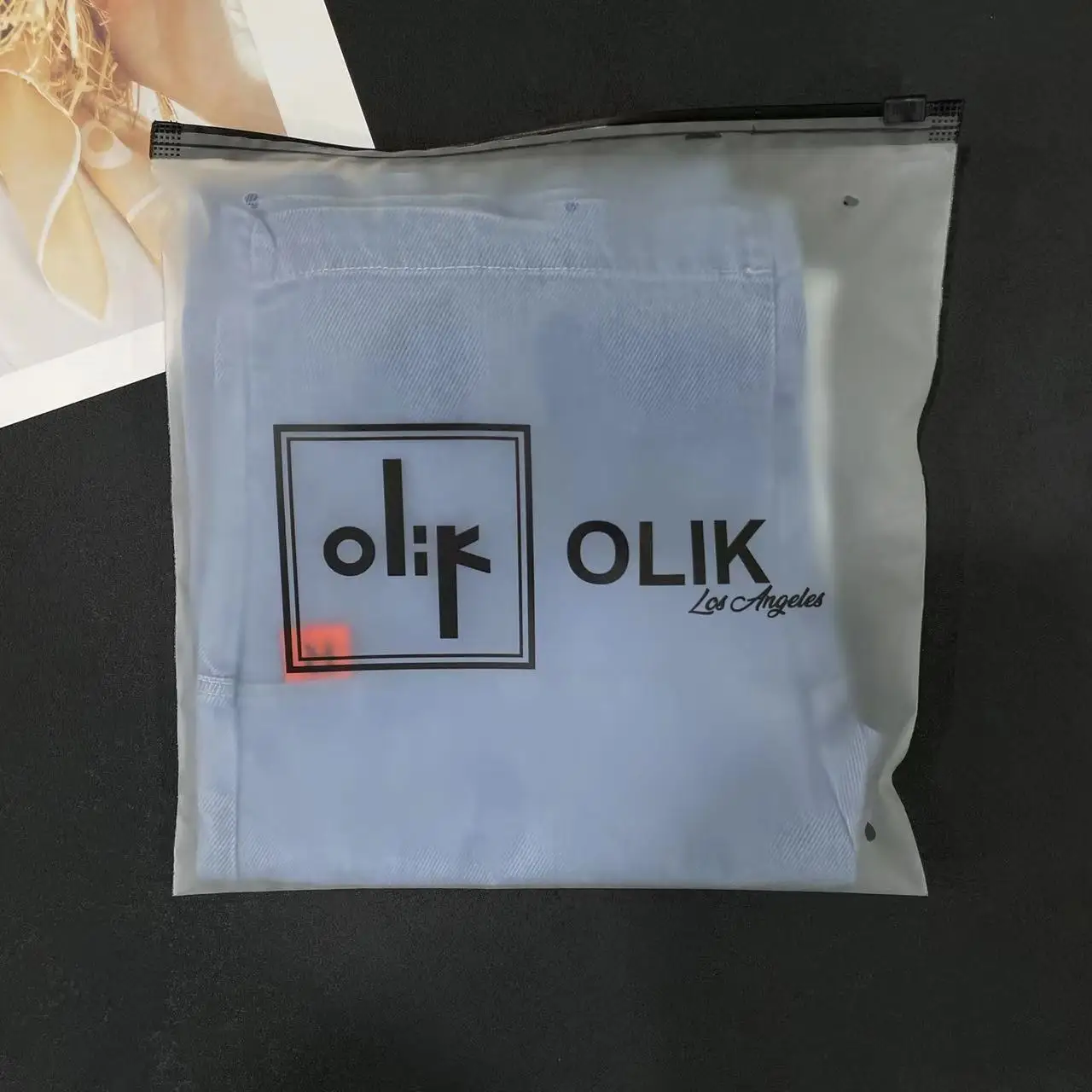 Custom Print Sustainable Waterproof Clear PE Swimwear Frosted Zip Lock Clothing Ziplock Bag PVC Plastic Zipper Packaging Bag