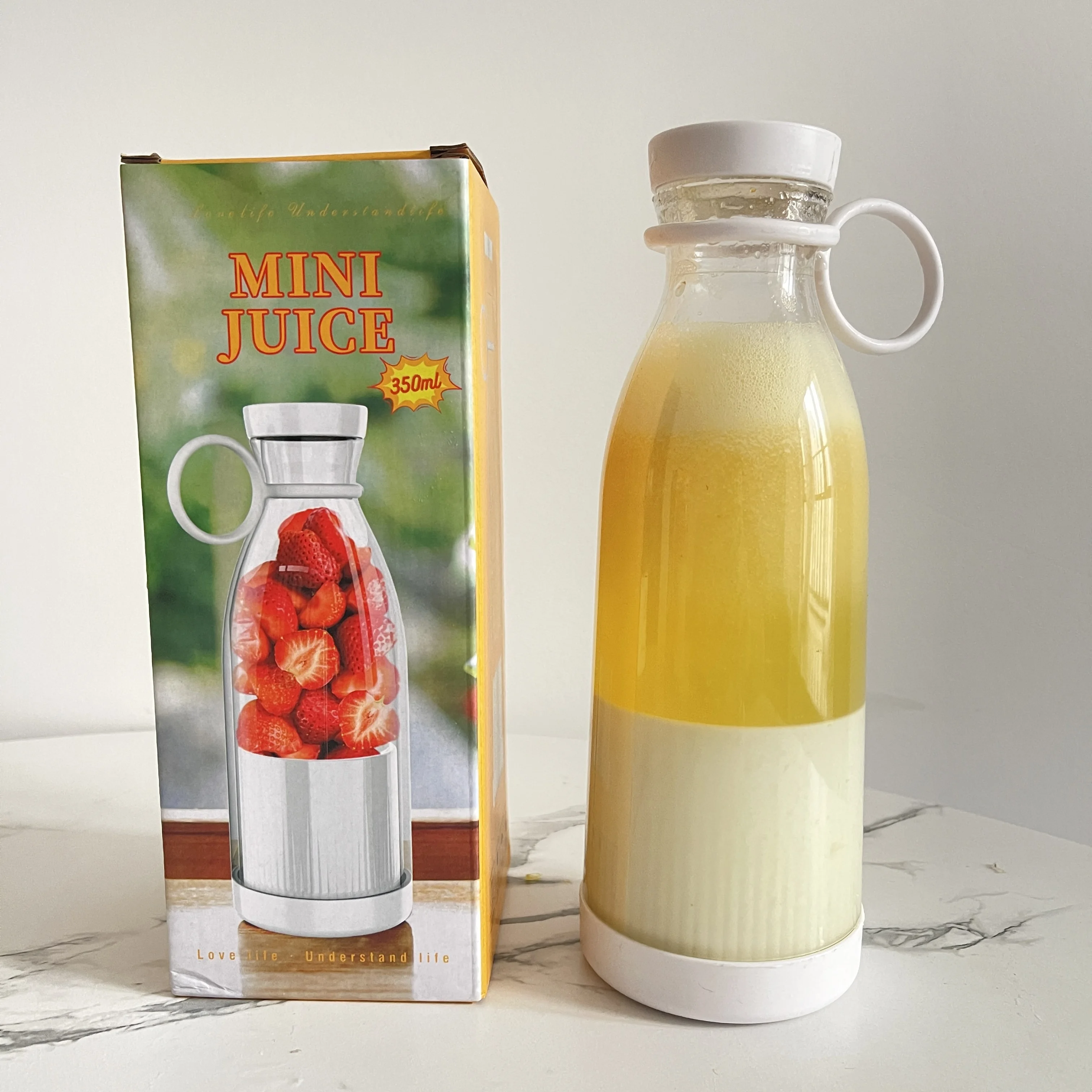 Factory wholesale portable electric juicer blender usb mini fruit 350ml plastic juicing bottle