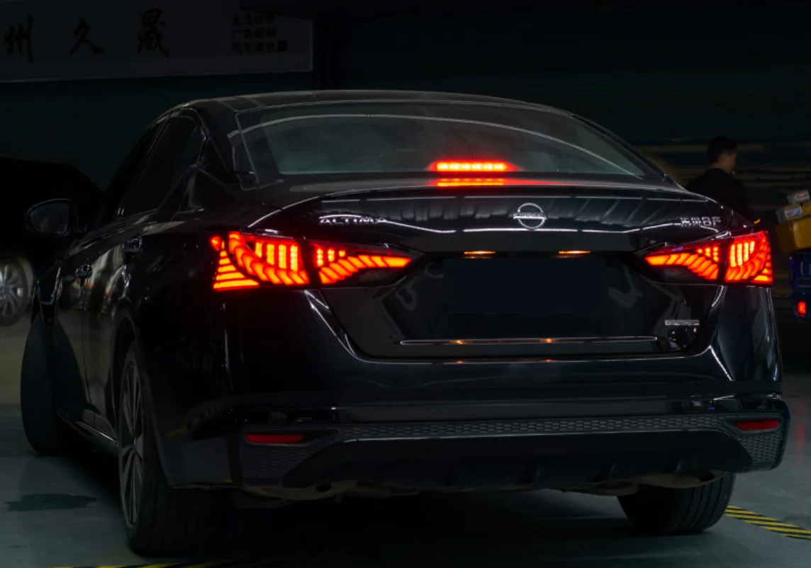 DK MOTION Factory price high quality LED Taillight Car Tail lamp For Nissan Altima 2019-2022 Smoke Turn signal light brake light