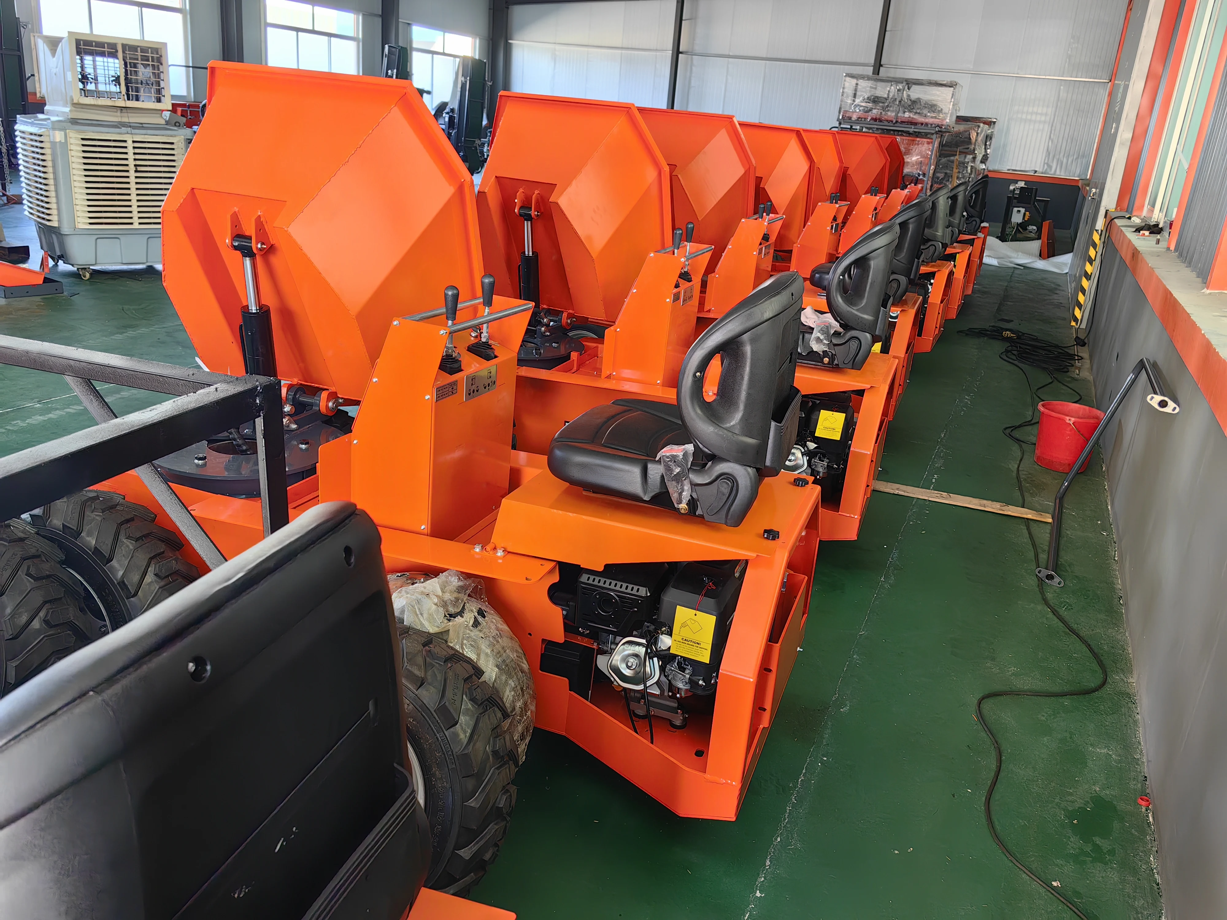 high quality 4 wheels hydraulic lift petrol mini skid steer dumper