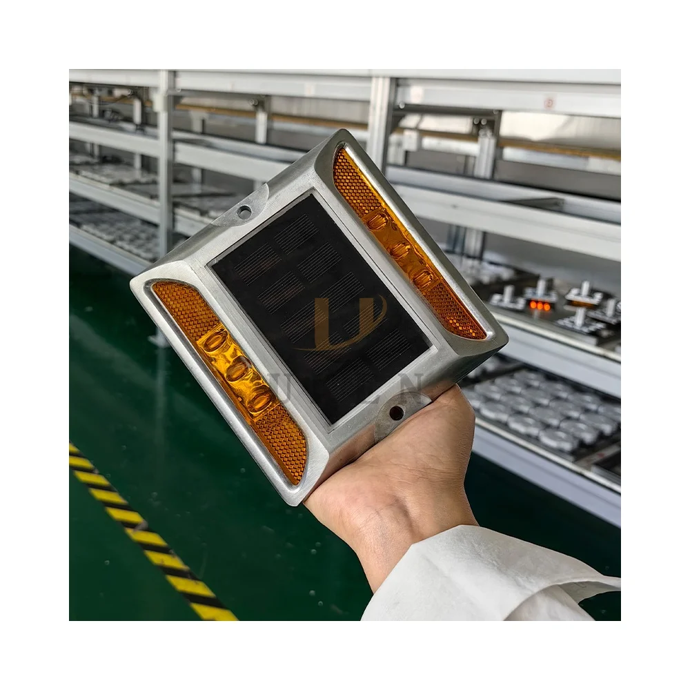 Ip68 Waterproof Powered Markers Aluminum Retro Reflective Warning Led Solar Road Studs Light