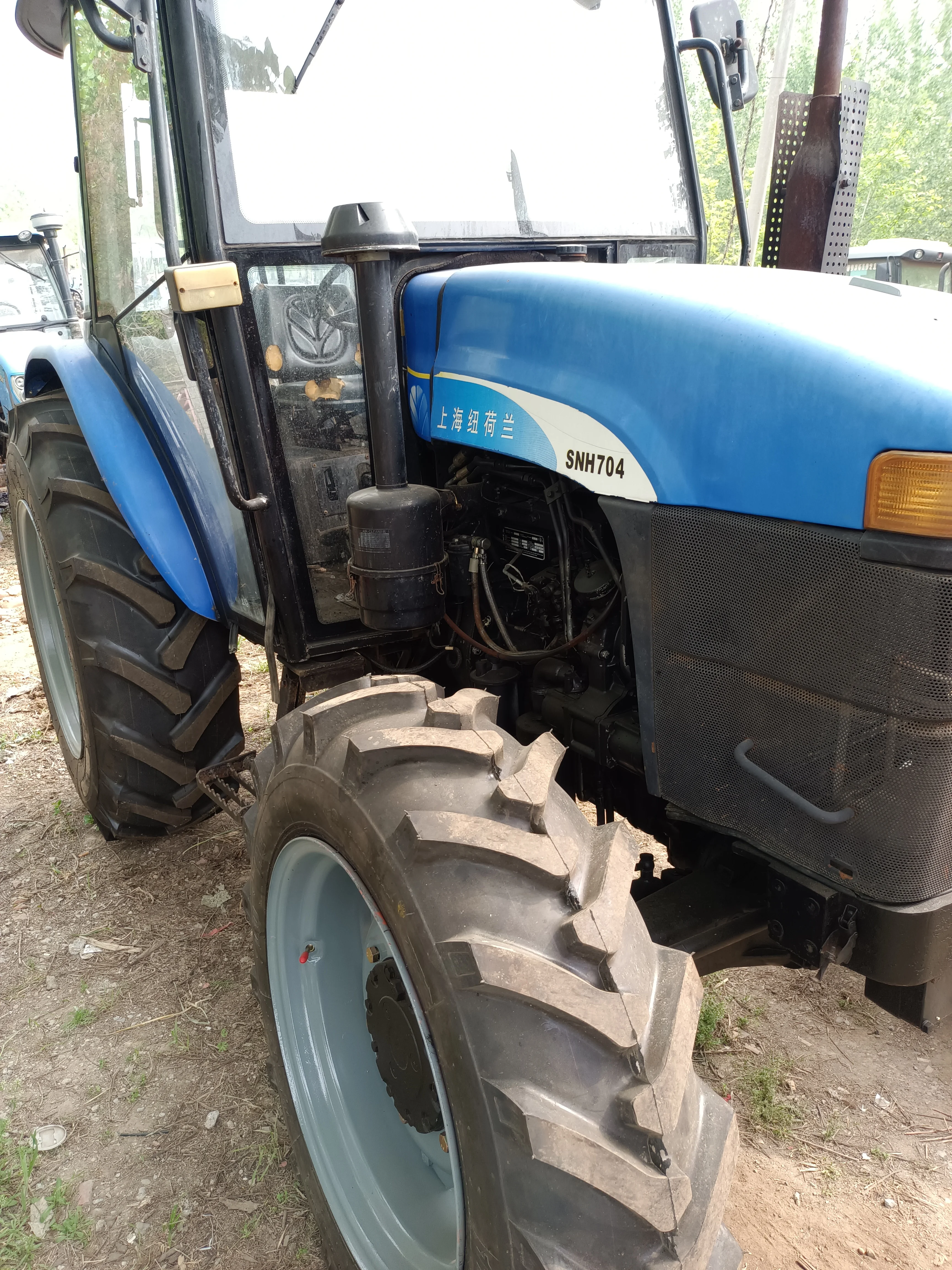 Used low tractors price  90hp 4wd  YTO agriculture farm tractor with good condition