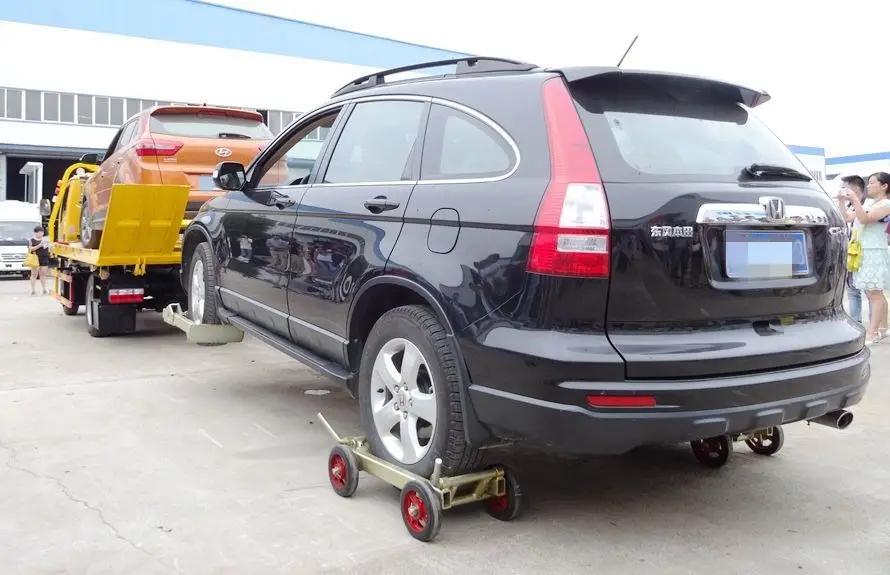 
4 ton Dongfeng car carrier hydruaulic flatbed road rescue wrecker tow truck 