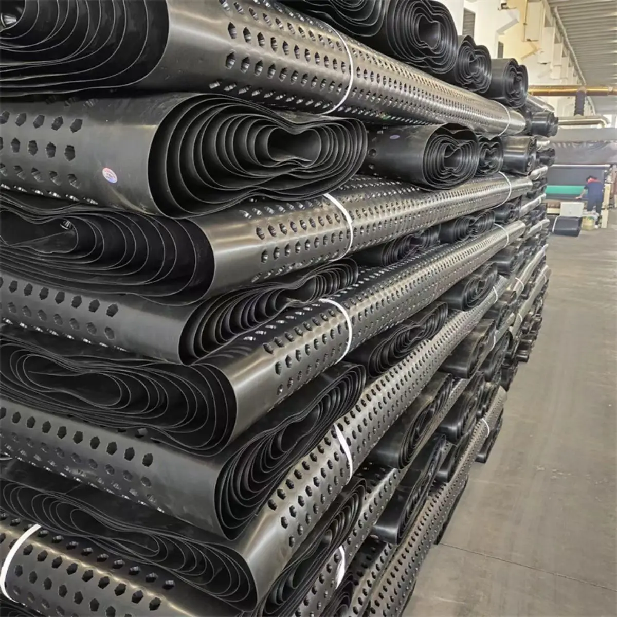 Drainage board cell gravel grid water flow waterproof membrane drain mat