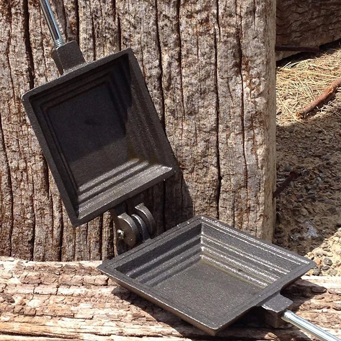 Factory wholesale Cast Iron Jaffle Iron Sandwich Waffle Pie Maker with Long Wood Handle Outdoor Bakeware Camp Cooker