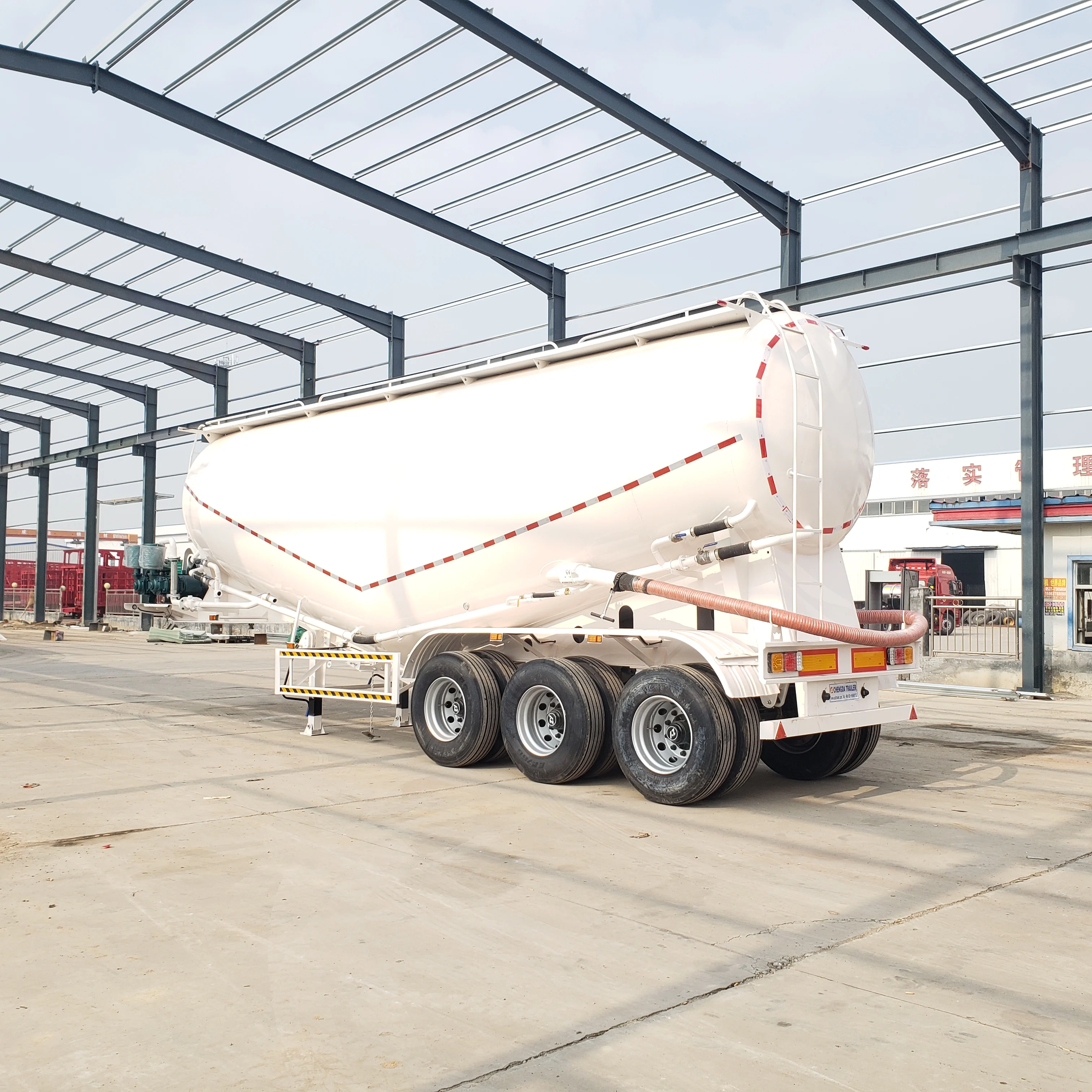 45 Cubic Meter Cement Tanker Cementing 2 Axle 50Ton Bulk Cement Tanker Bulker Silo Semi Trailer