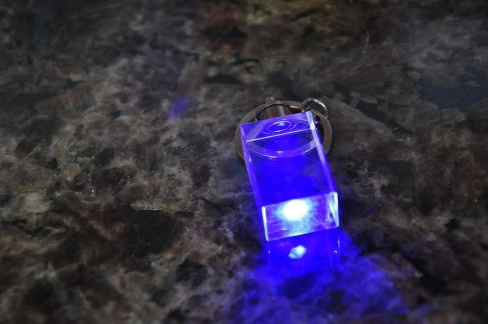 MH-Y0001 Personalized LED light Crystal Keychain keyring
