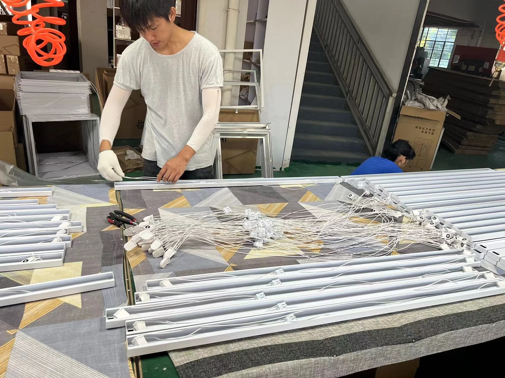 Indoor lighting 2ft 4ft 8ft led tube light fixture 20w 40w led florescent tube fixture 60cm 120cm integrated T5/T8 led tube