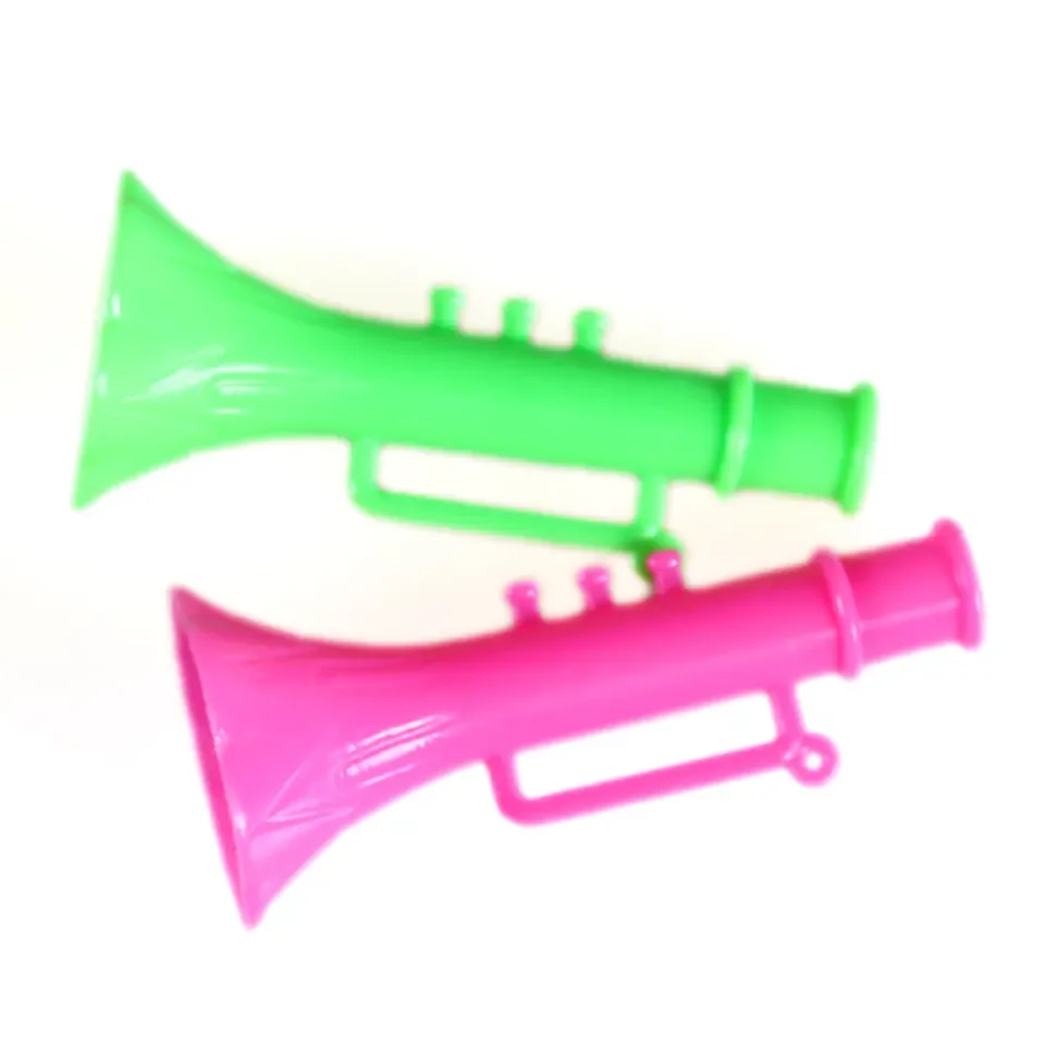 hot sales cheap mini plastic toy horn whistle for children capsule toys