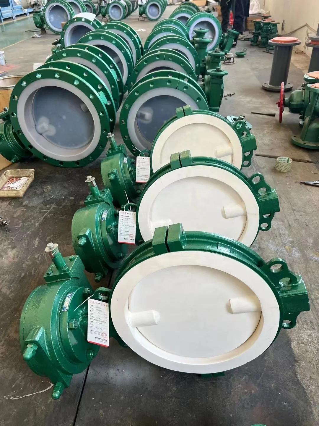 Клапан-бабочка с накладкой PTFE/PFA/FEP установкой API608 стандартное управление для ручного червячного пневматического и электрического типа