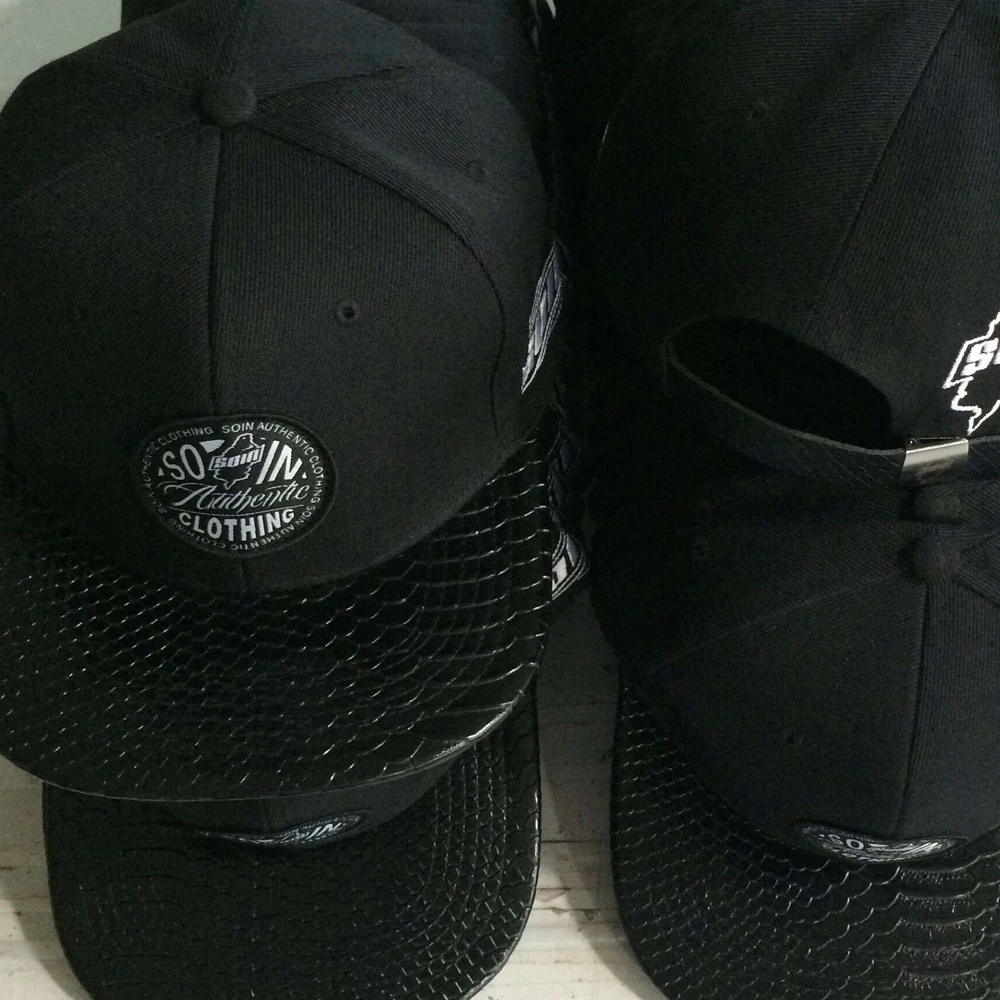 Factory Custom Rubber Patch Two Tone Snapback Hat for Men Acrylic Leather Back PVC Sublimated Patch Cool Design for Travel
