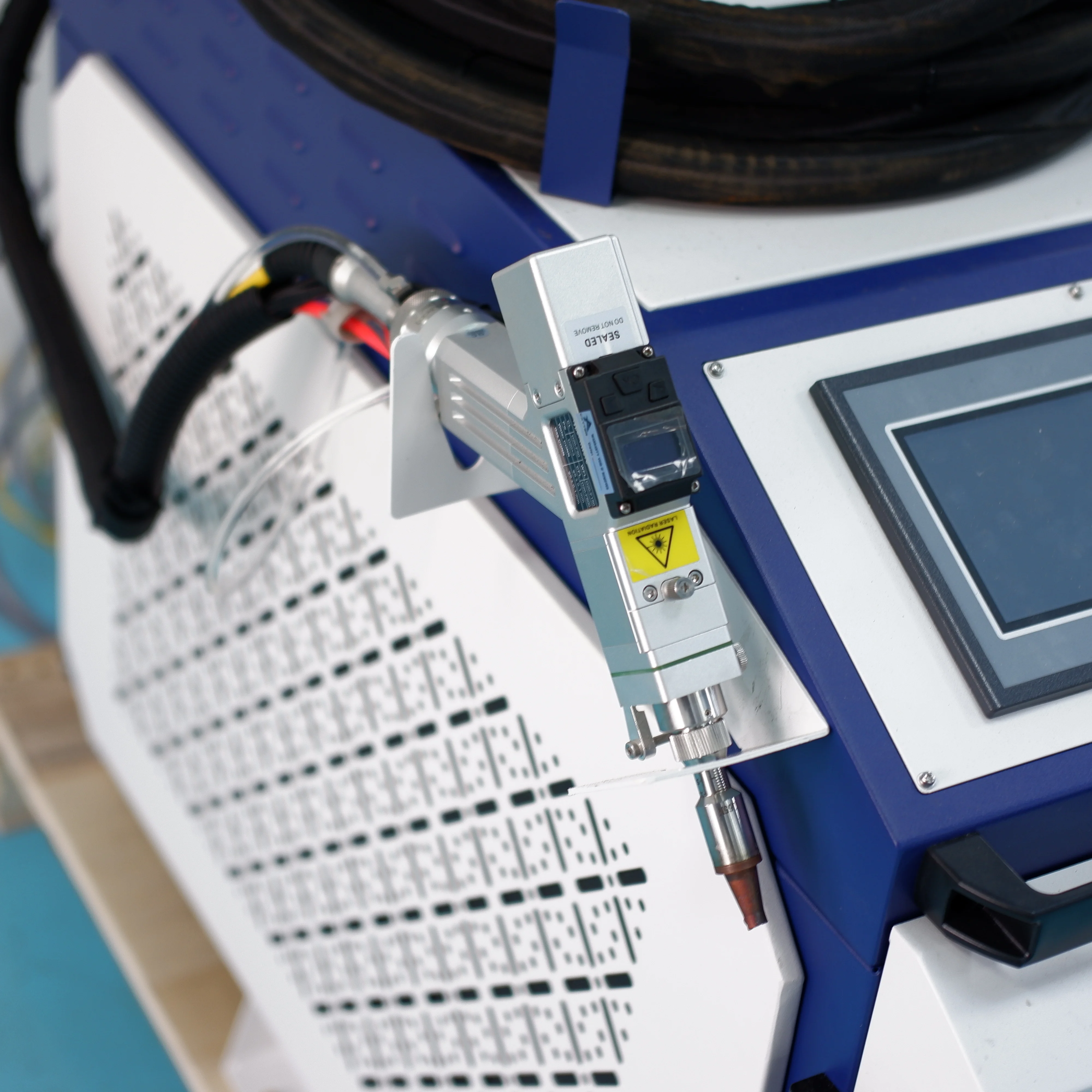 Laser Welders 1500w Handheld Fiber Laser Welding and Cutting Machine Spot Laser Welder Provided 220v RAYCUS 2 Years 3000w 0.75kg