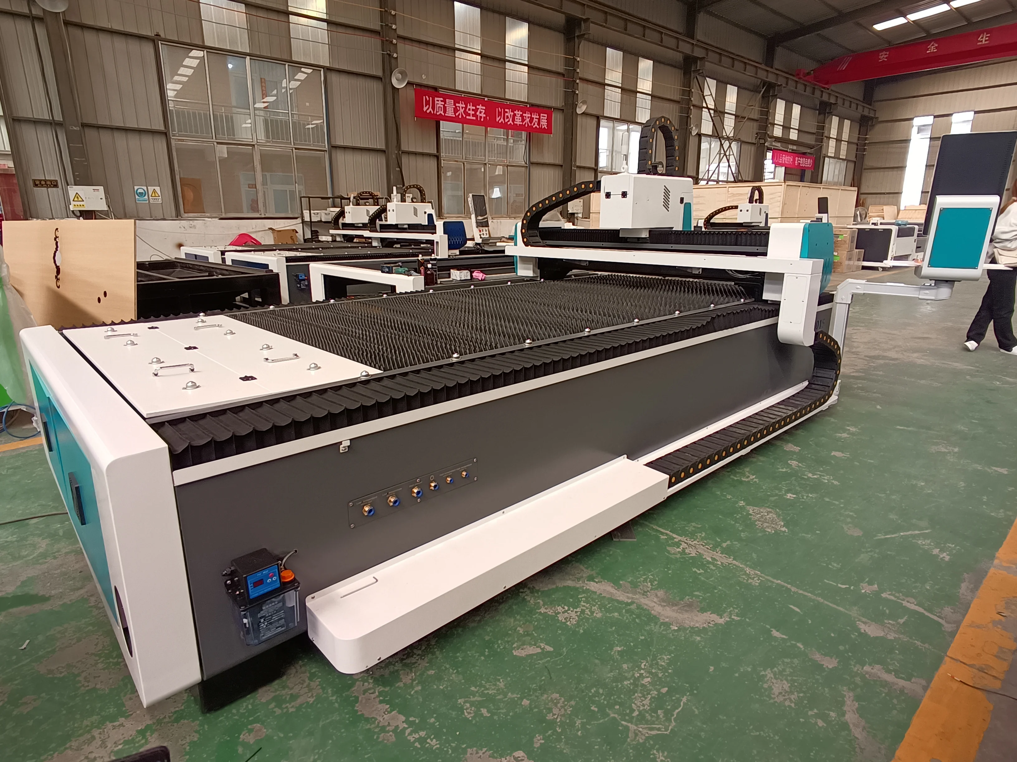 Camel CNC1500kw Fast delivery Sheet metal processing Good Quality Best Price Cutting Metal Materials laser cutting machine fiber