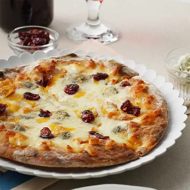 Professional Supplier make Delicious Gorgonberry Pizza Made in Korea Bulpane firepot pizza is 273g and 4 pieces
