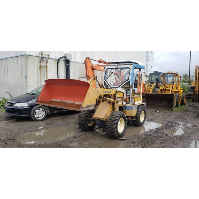 Used kawasaki wheel loader with superior stability and security