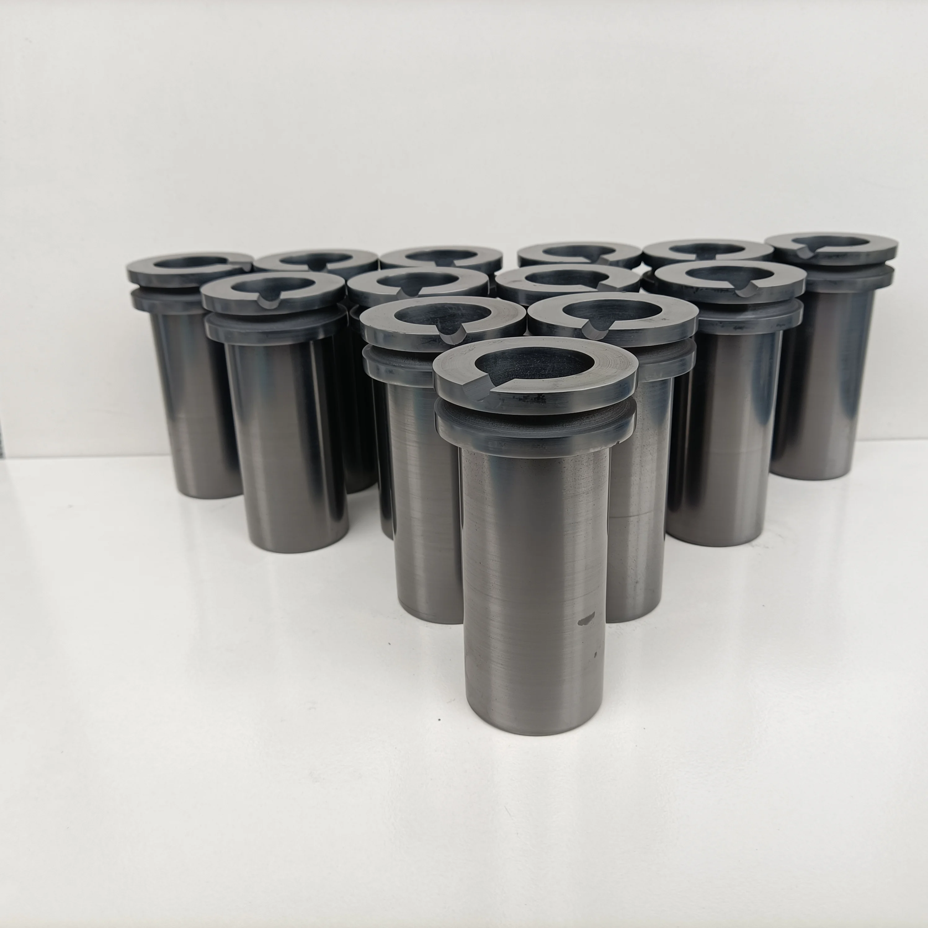 Good Heating Induction Furnace Graphite Crucible For Gold Metal Melting